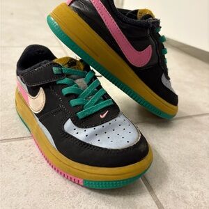 Nike Force 1 Low LV8 2
EasyOn